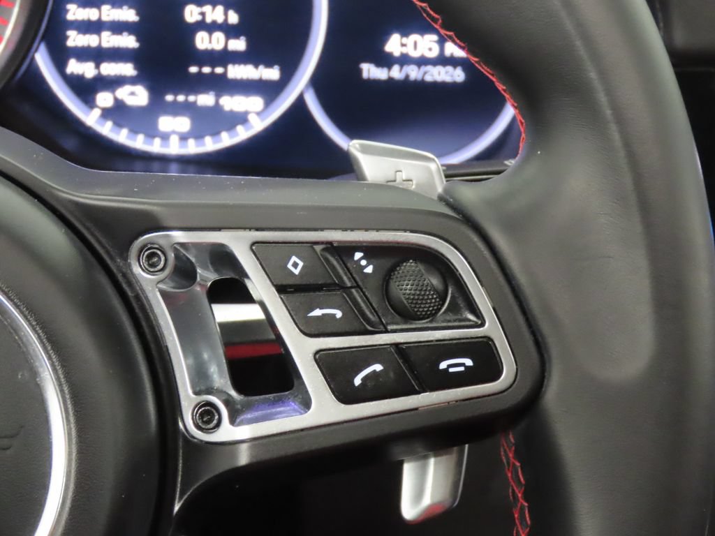 Certified 2023 Porsche Cayenne Turbo S AWD/4WD image 23