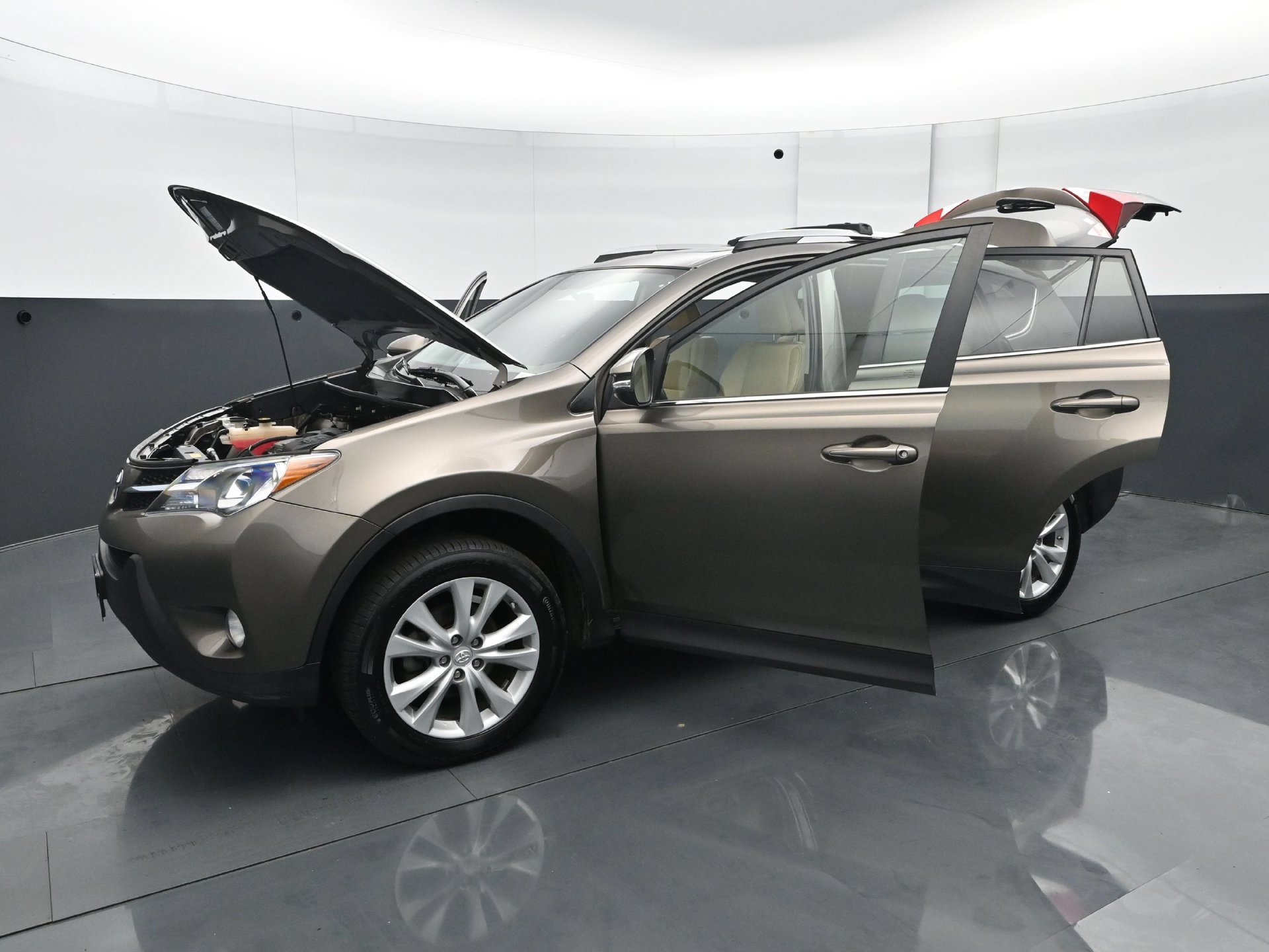 Used 2014 Toyota RAV4 Limited AWD/4WD image 29