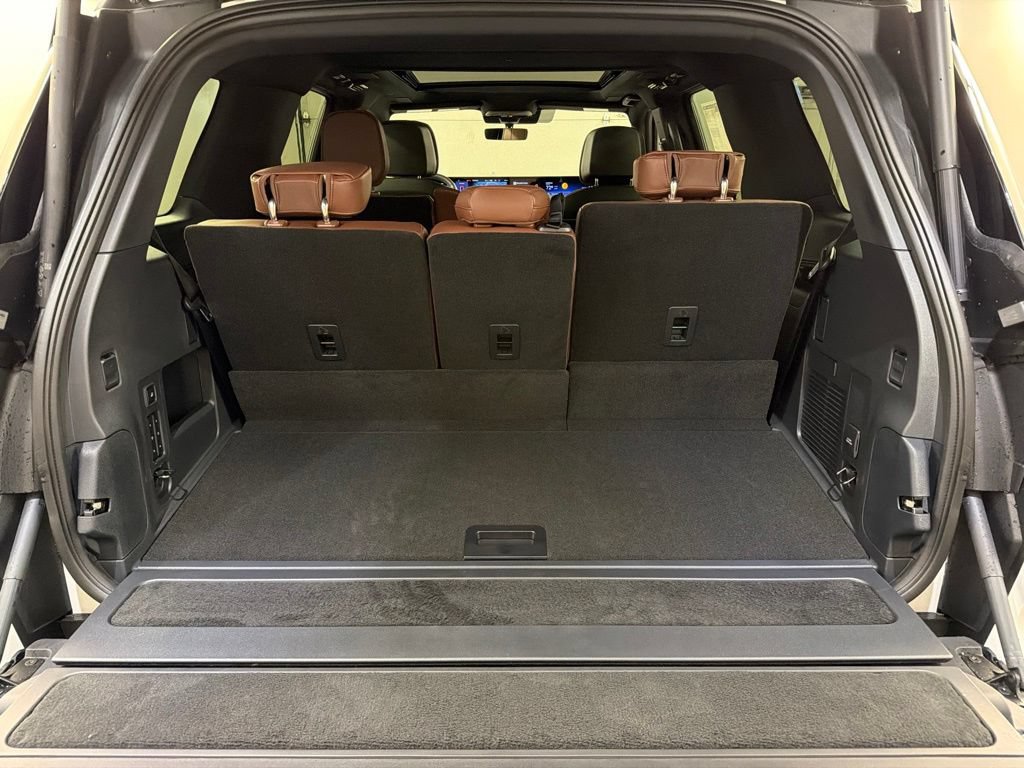 New 2026 Lincoln Navigator Reserve AWD/4WD image 39