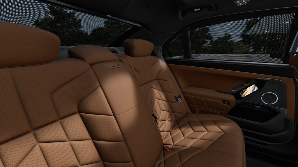 New 2027 BMW 740i w/ Executive Package RWD image 12