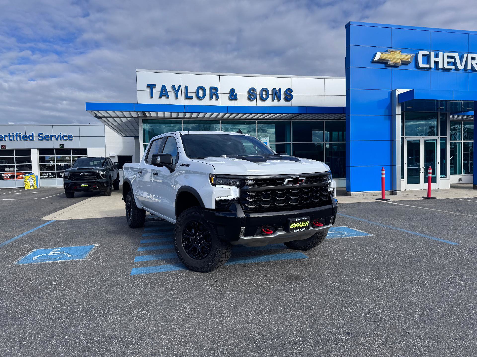 New 2026 Chevrolet Silverado 1500 ZR2 w/ LPO, Dark Essentials Package