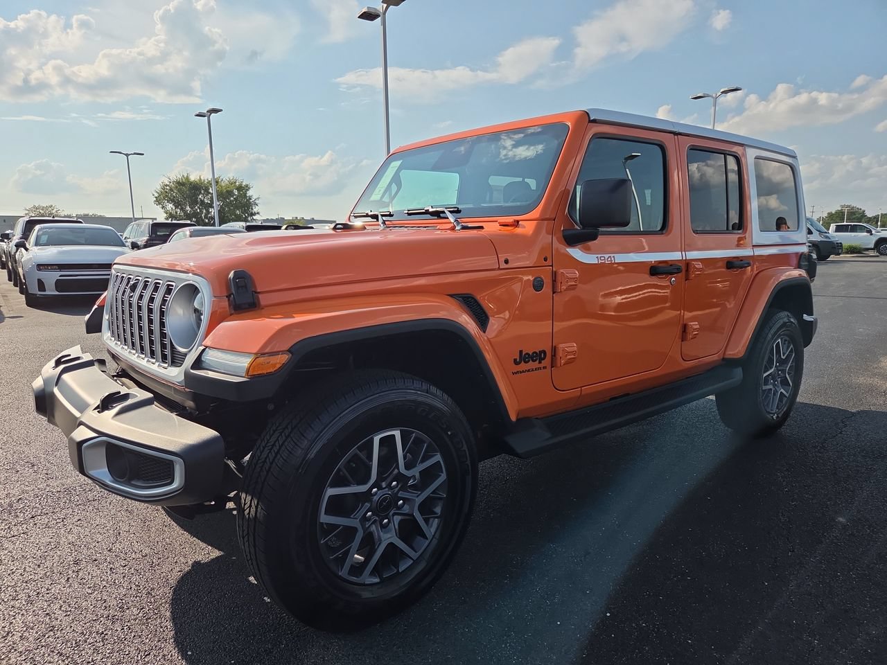 New 2026 Jeep Wrangler Unlimited Sahara w/ Whitecap Package AWD/4WD image 24