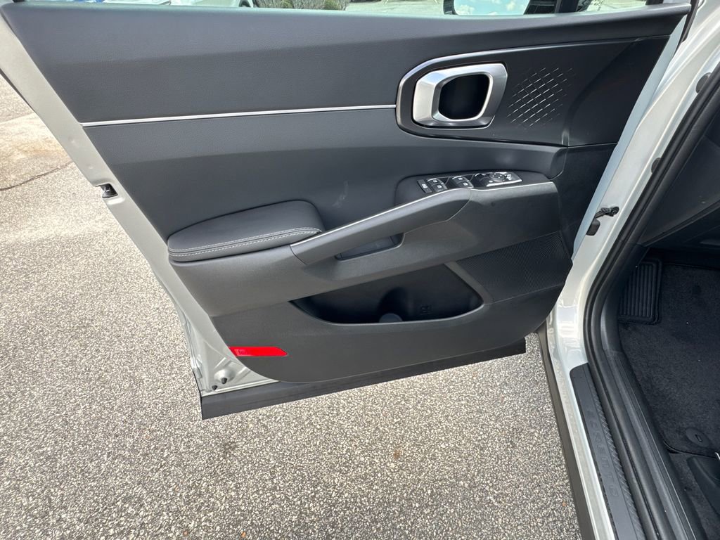 New 2026 Kia Sorento LX image 10