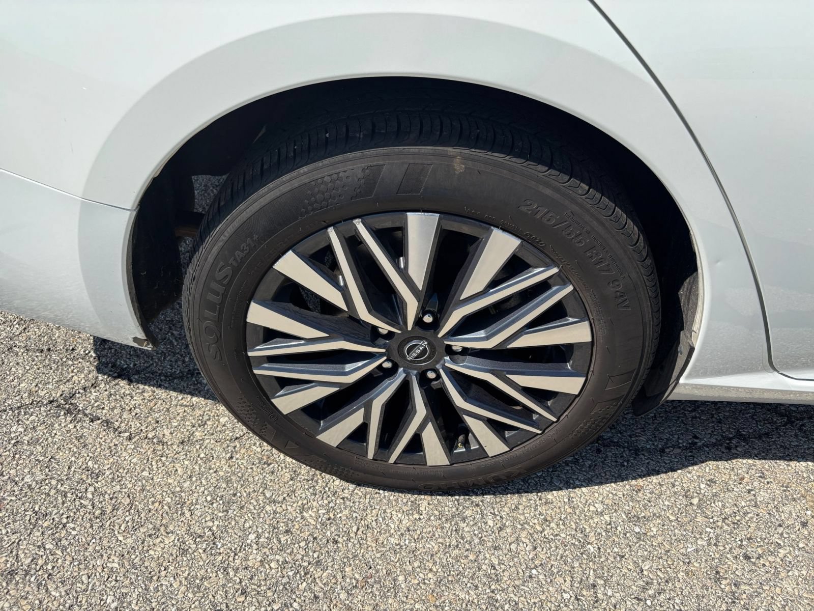 Used 2025 Nissan Altima 2.5 SV FWD image 25