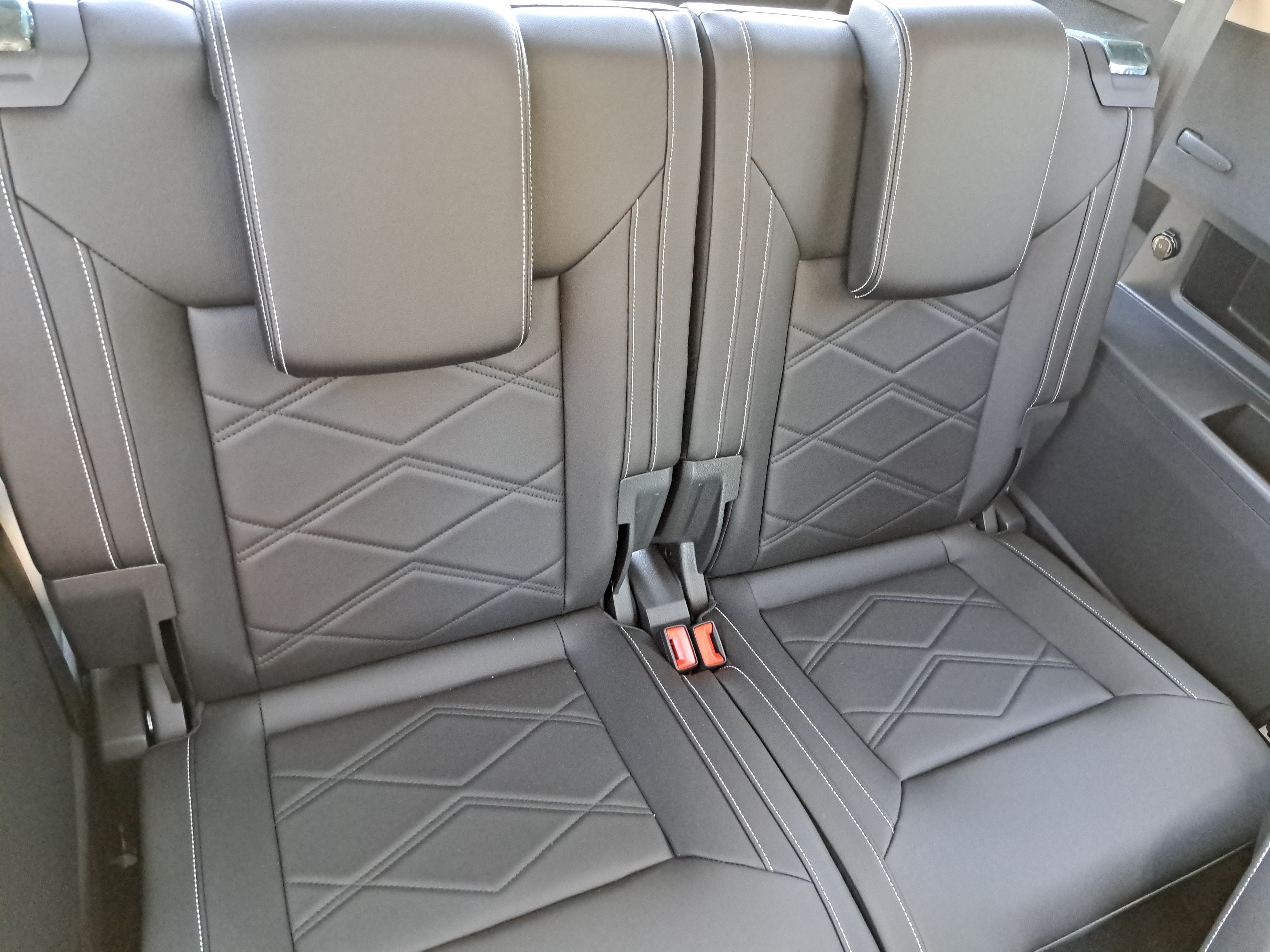 New 2026 Volkswagen Atlas SE FWD image 12