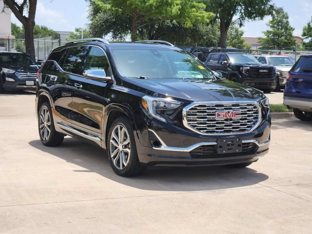 Used 2020 GMC Terrain Denali w/ Denali Premium Package FWD image 3