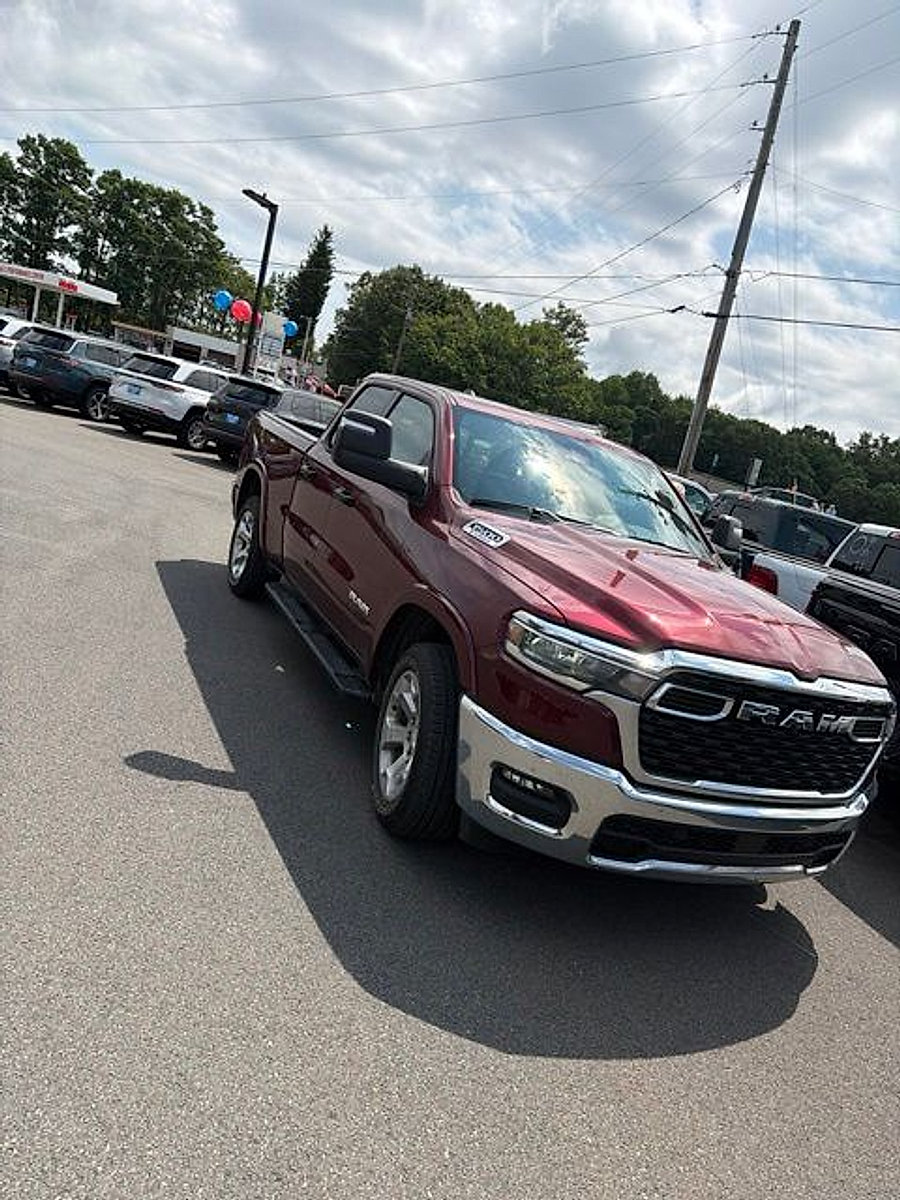 Used 2025 RAM 1500 Big Horn AWD/4WD image 3
