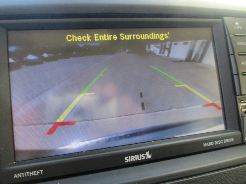 Used 2015 Chrysler Town & Country Touring FWD image 27