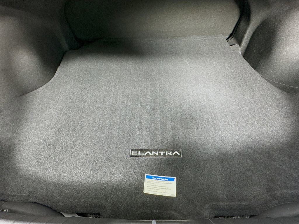 New 2026 Hyundai Elantra SE image 25