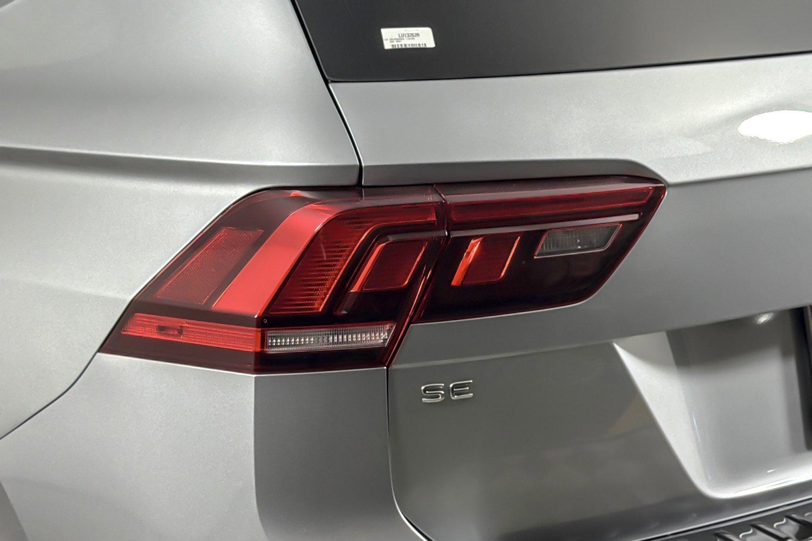 Used 2023 Volkswagen Tiguan SE R-Line FWD image 26