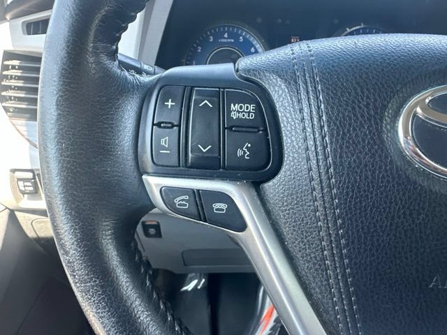Used 2015 Toyota Sienna XLE w/ XLE Navigation Package FWD image 26