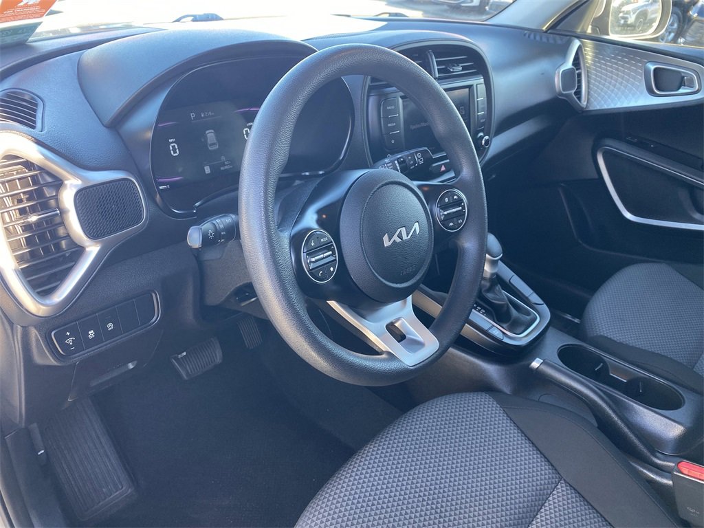 Used 2023 Kia Soul LX w/ Option Group 015 image 18