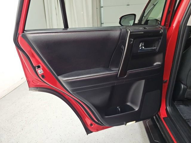 Used 2015 Toyota 4Runner Trail w/ Four Season Floor Mat Package AWD/4WD image 27