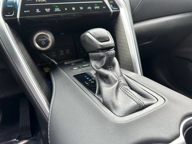 Certified 2024 Toyota Venza Limited AWD/4WD image 30