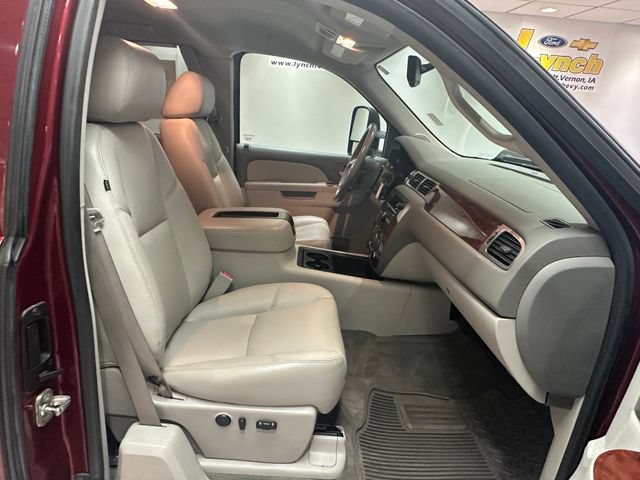 Used 2013 Chevrolet Silverado 2500 LTZ w/ LTZ Plus Package AWD/4WD image 6