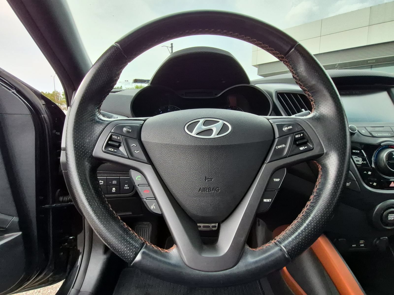 Used 2016 Hyundai Veloster Turbo w/ Option Group 04 FWD image 22