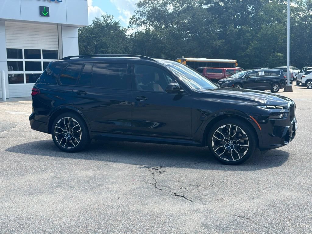 Used 2023 BMW X7 M60i w/ Climate Comfort Package AWD/4WD image 8
