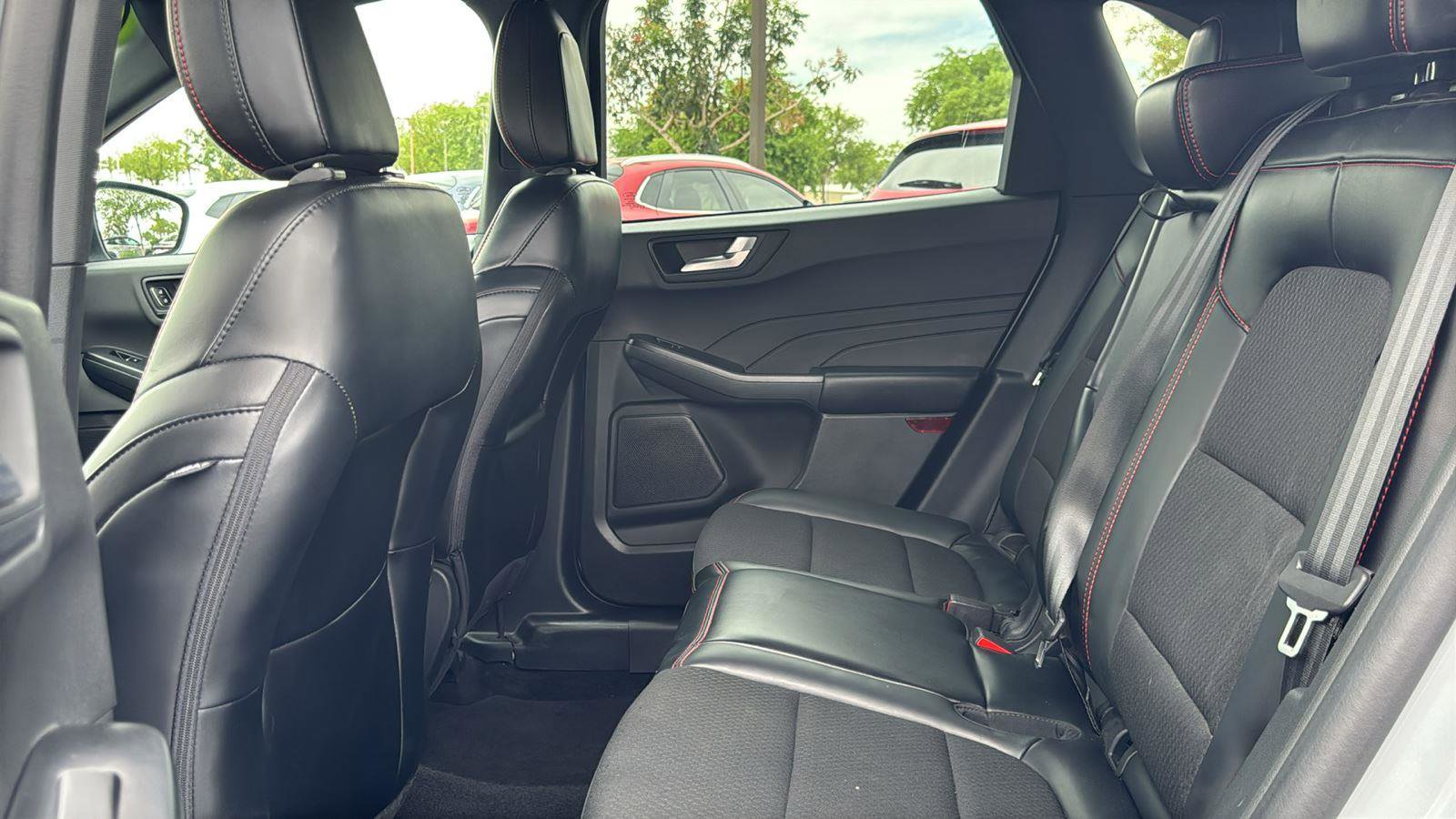 Used 2025 Ford Escape ST-Line FWD image 22