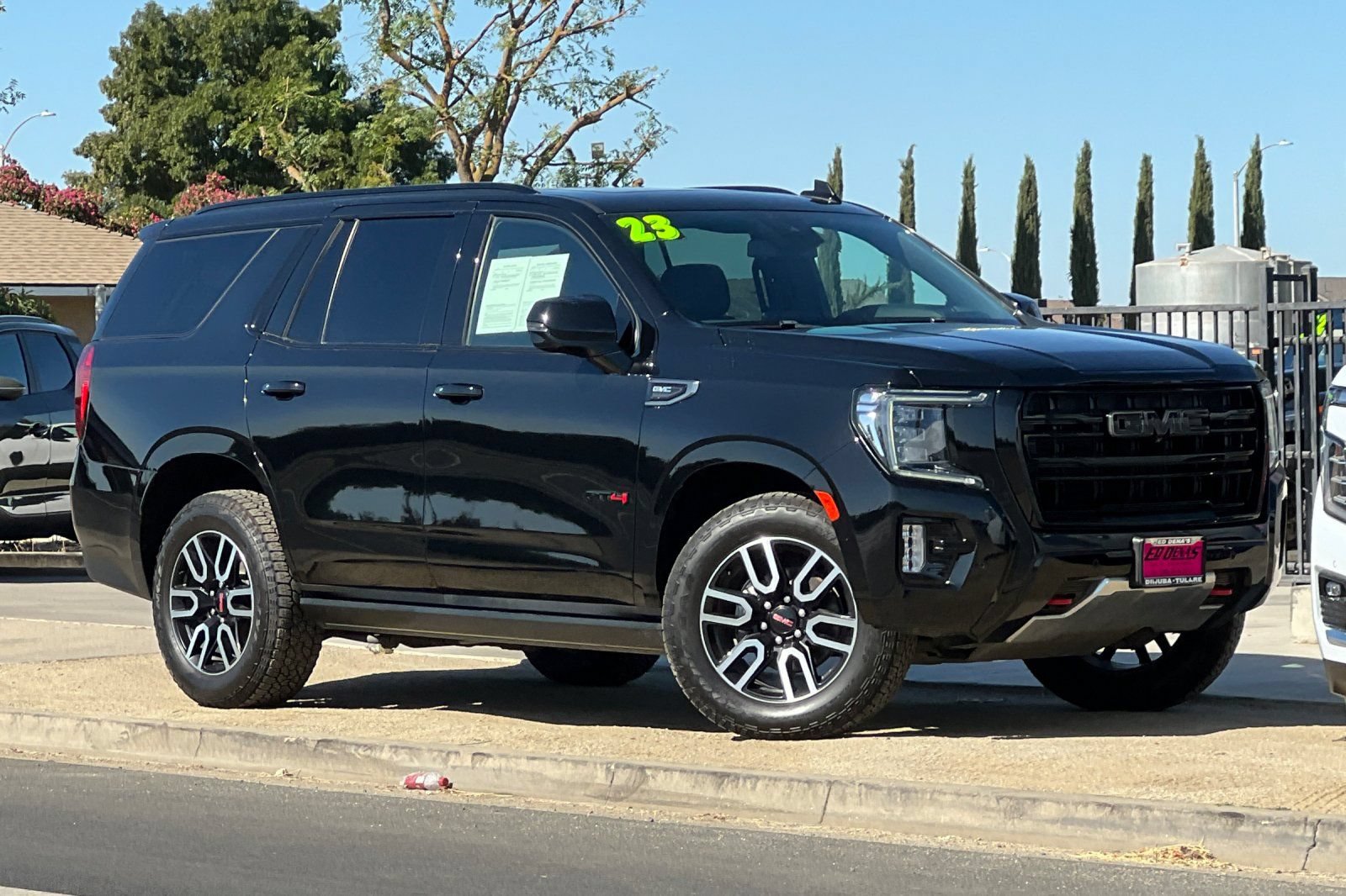 Used 2023 GMC Yukon AT4 w/ AT4 Premium Package AWD/4WD image 2