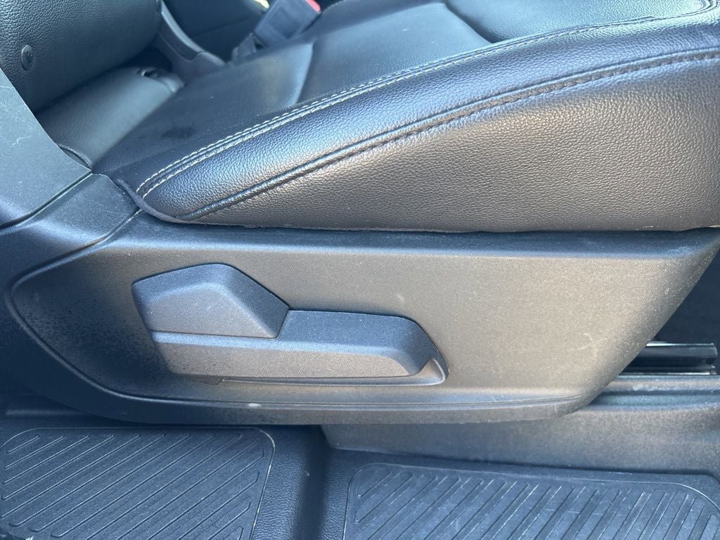 Used 2020 Ford Explorer XLT w/ Equipment Group 202A AWD/4WD image 44