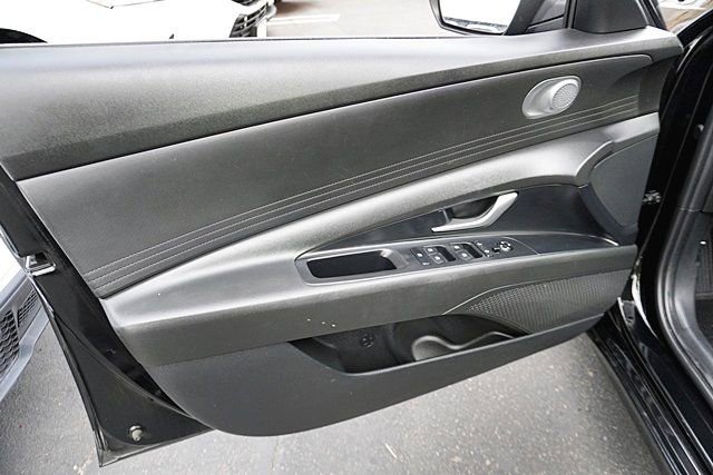 Used 2024 Hyundai Elantra SE image 20