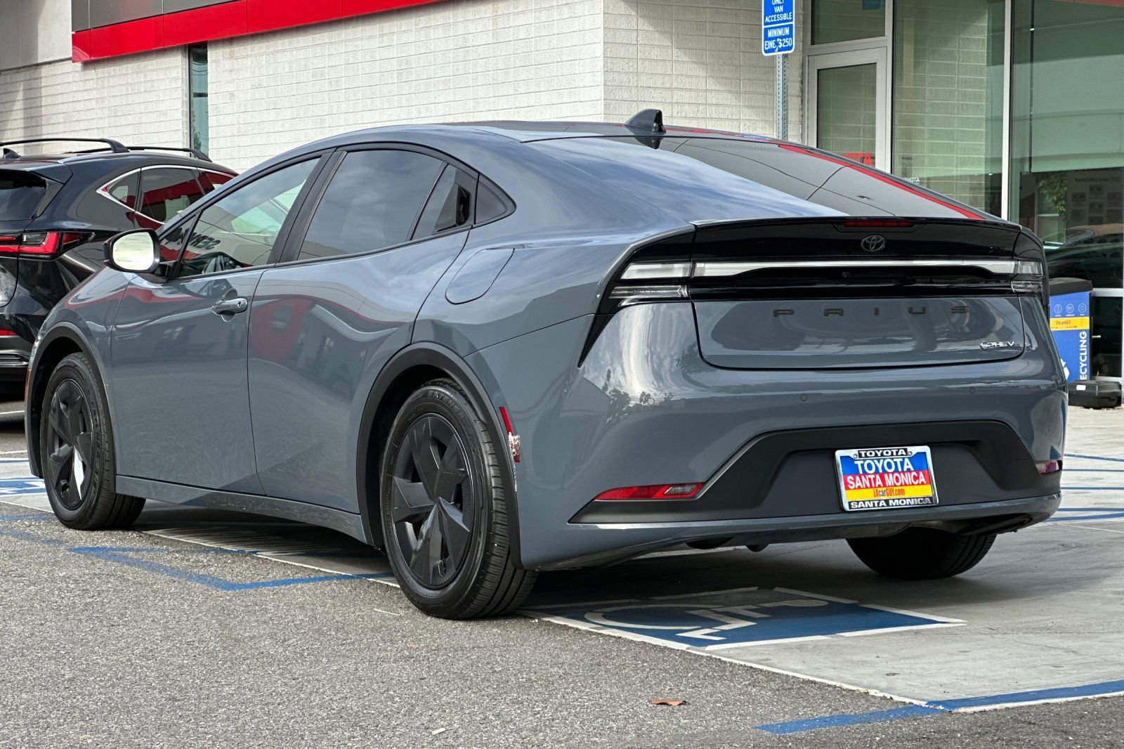 Used 2026 Toyota Prius Plug-In Hybrid FWD image 6