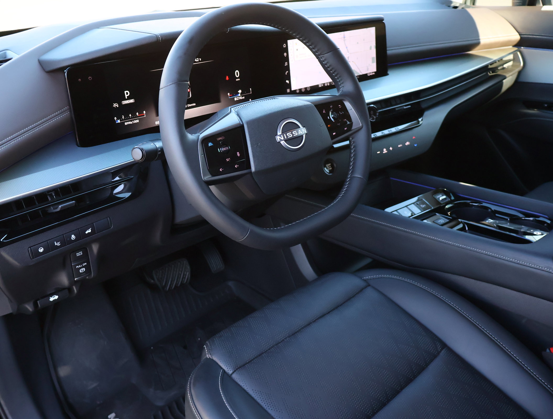 Used 2025 Nissan Murano Platinum w/ Cargo Package image 3