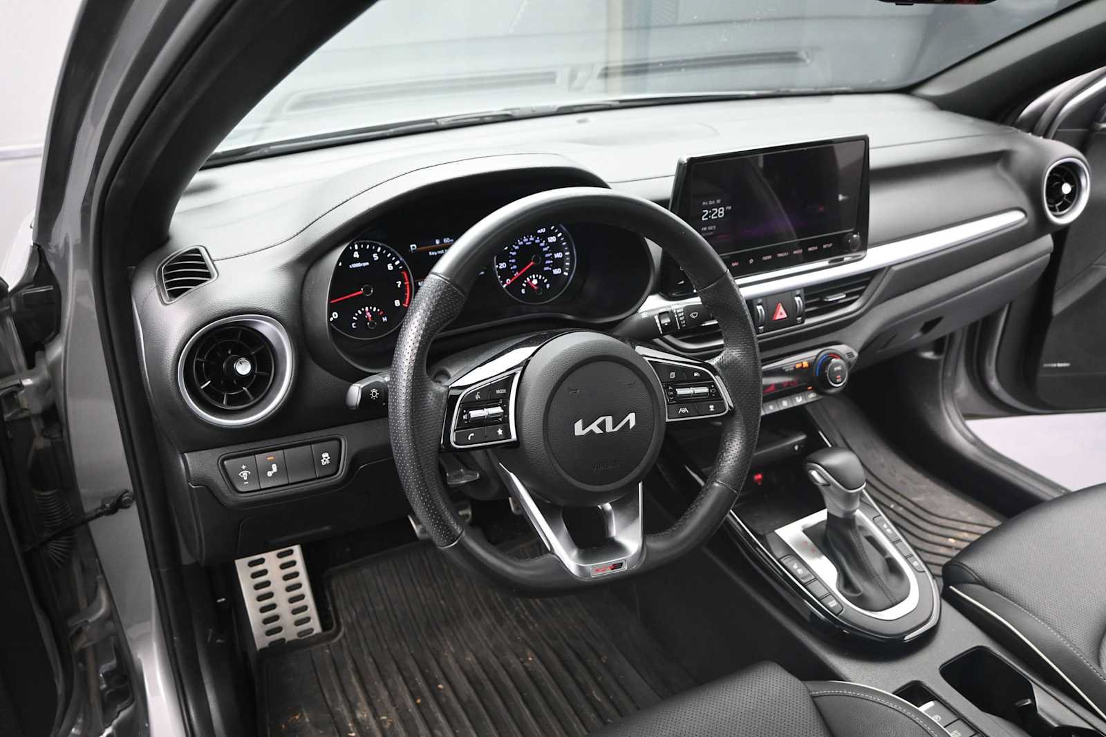 Used 2023 Kia Forte GT-Line w/ GT-Line Premium Package FWD image 10