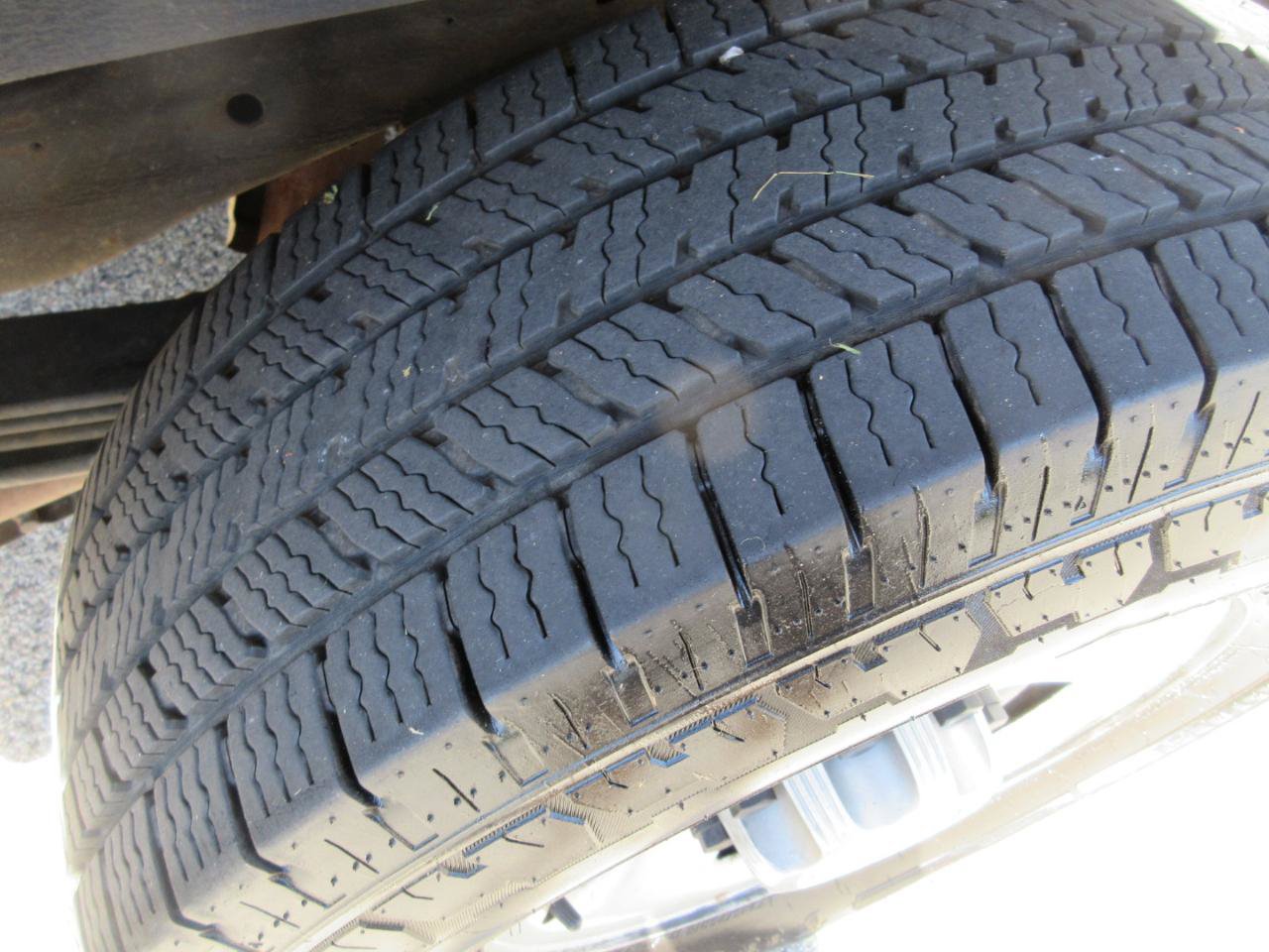Used 2017 Chevrolet Express 2500 RWD image 18