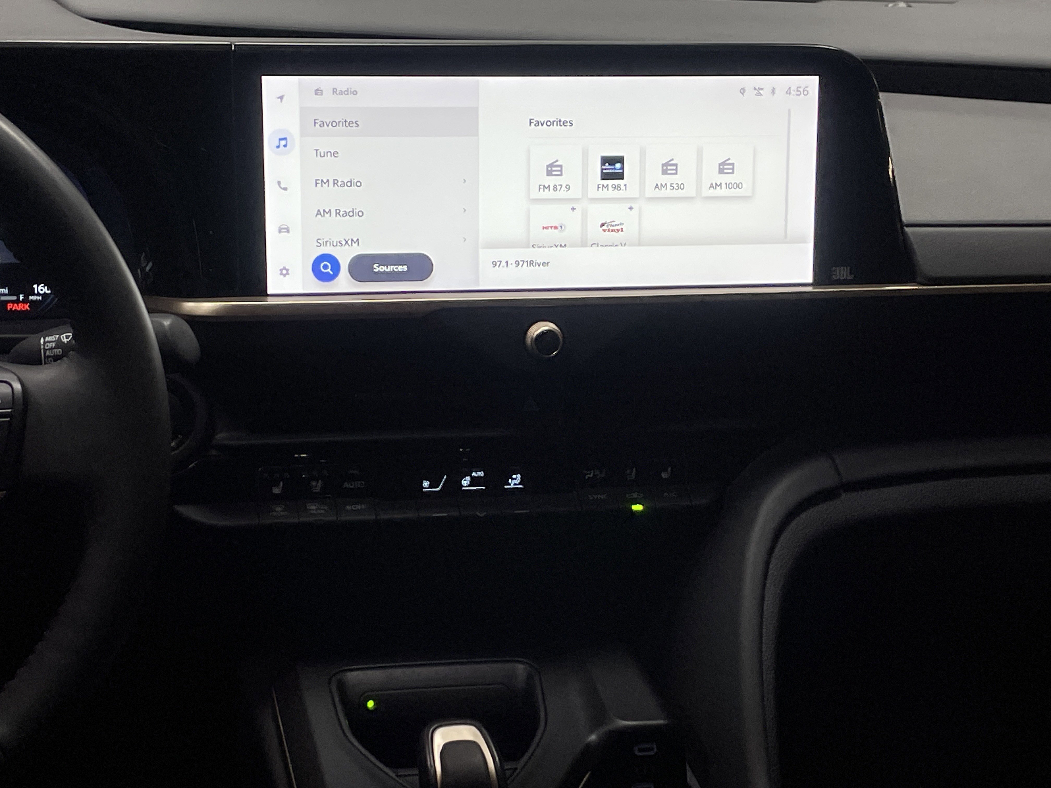 Used 2023 Toyota Crown Limited image 30