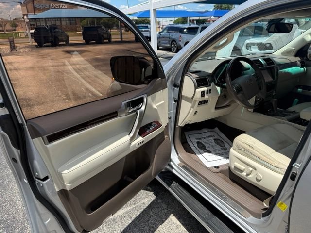 Used 2015 Lexus GX 460 w/ Premium Package AWD/4WD image 14