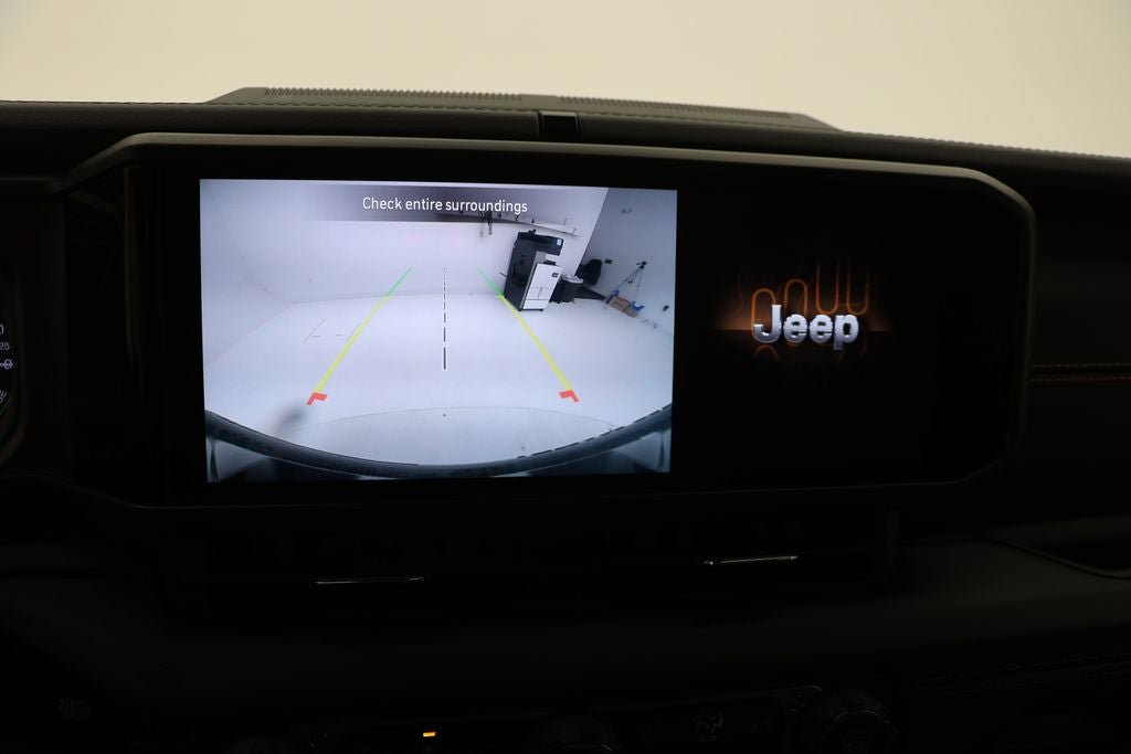 Used 2024 Jeep Wrangler Unlimited Sahara AWD/4WD image 22