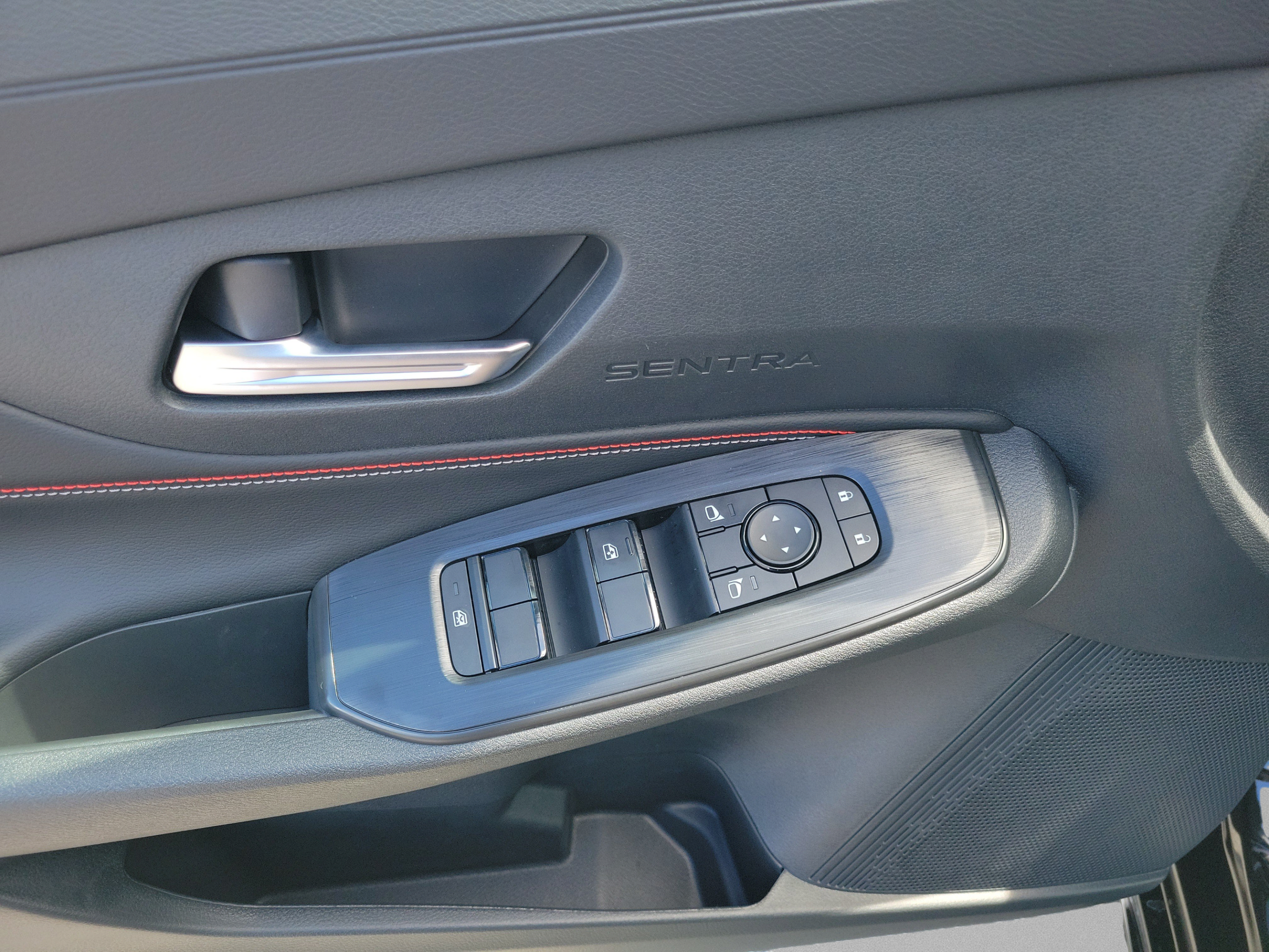 New 2027 Nissan Sentra SR w/ Floor Mat Package FWD image 15