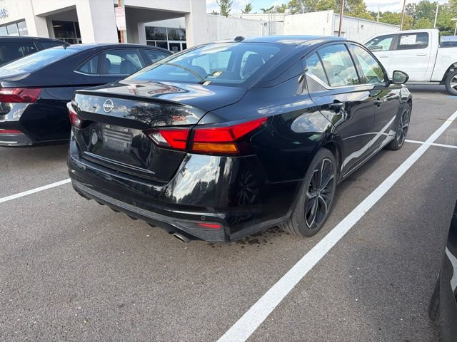 Used 2024 Nissan Altima 2.5 SR FWD image 2