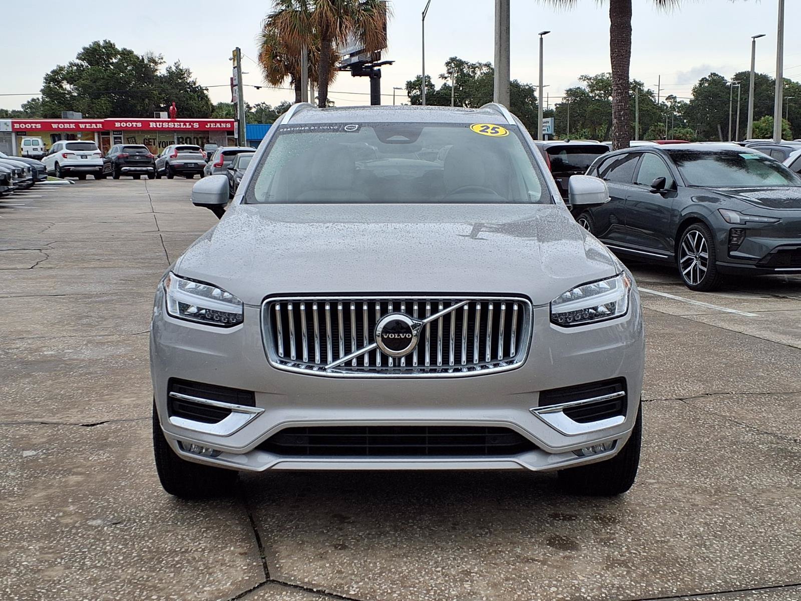 Used 2025 Volvo XC90 B5 Core w/ Protection Package Premier AWD/4WD image 2
