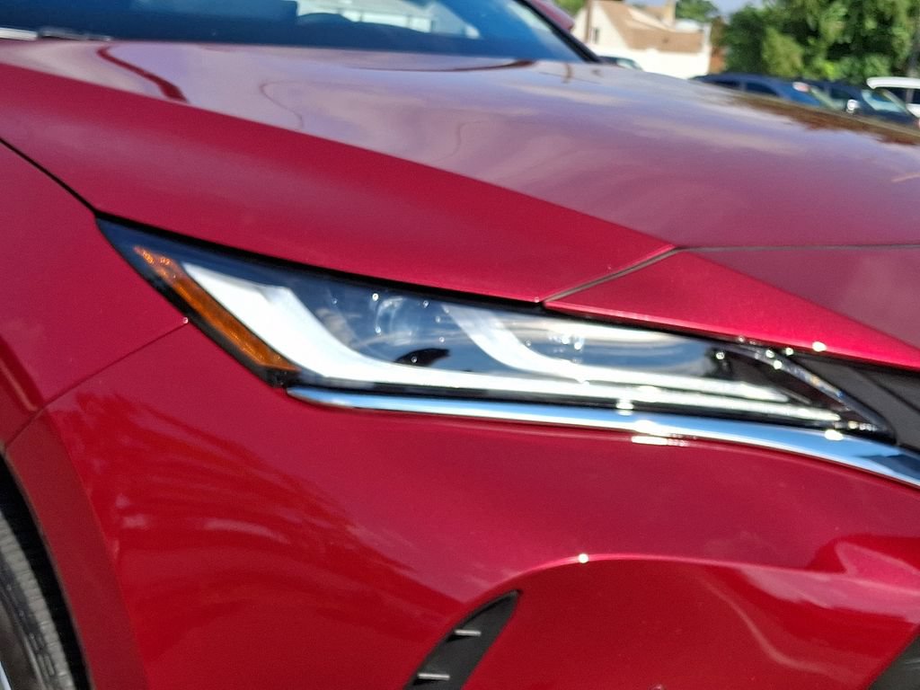 Certified 2024 Toyota Venza XLE AWD/4WD image 9