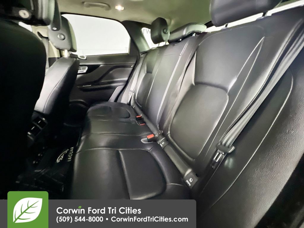 Used 2019 Jaguar F-PACE Premium image 29