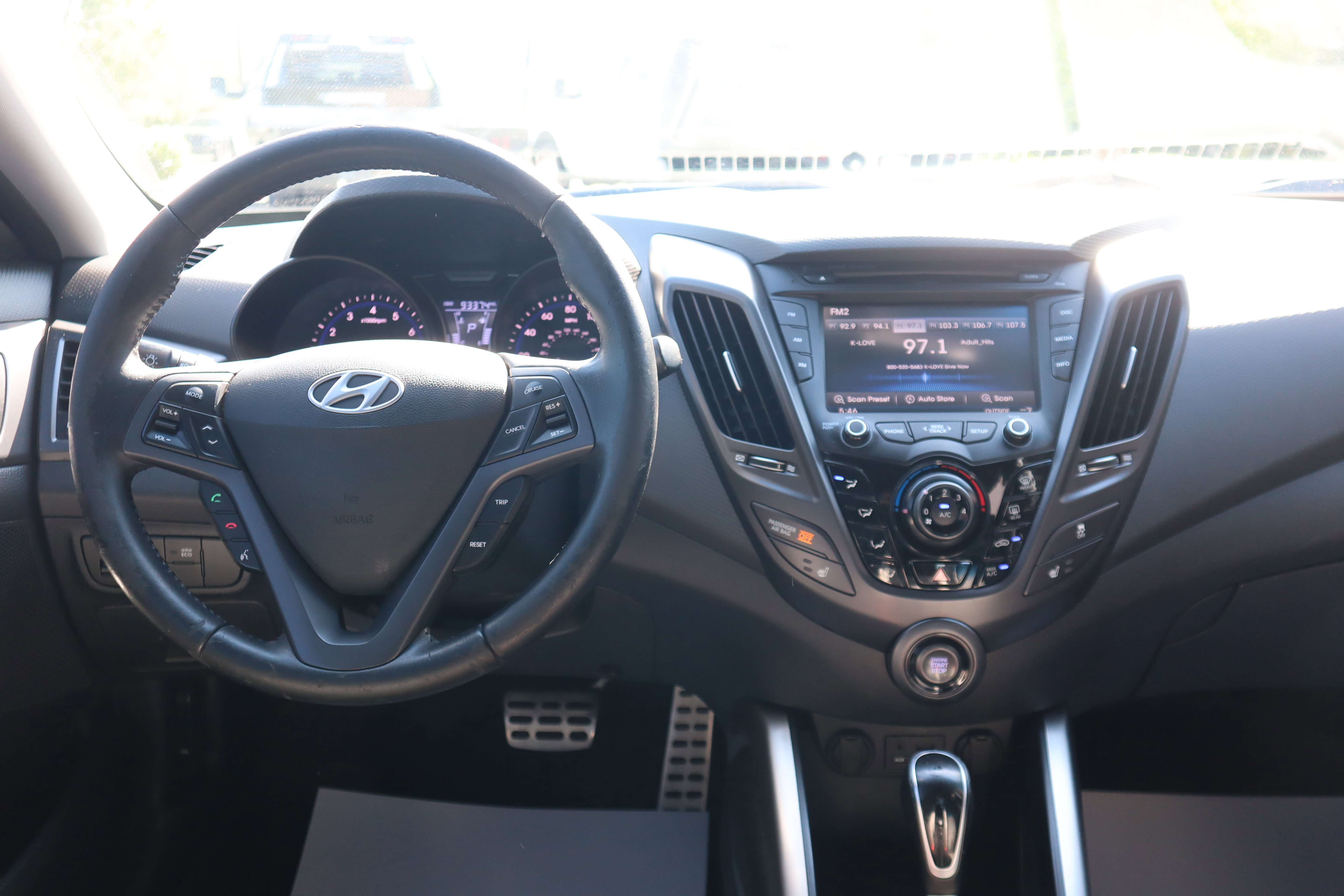 Used 2013 Hyundai Veloster Turbo FWD image 12