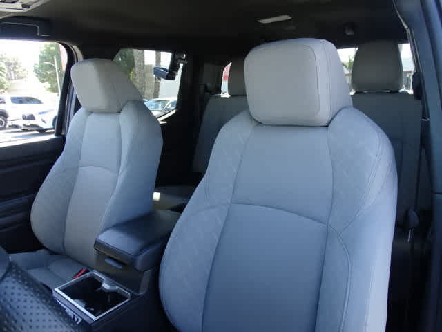 Certified 2025 Toyota Tacoma SR5 AWD/4WD image 19