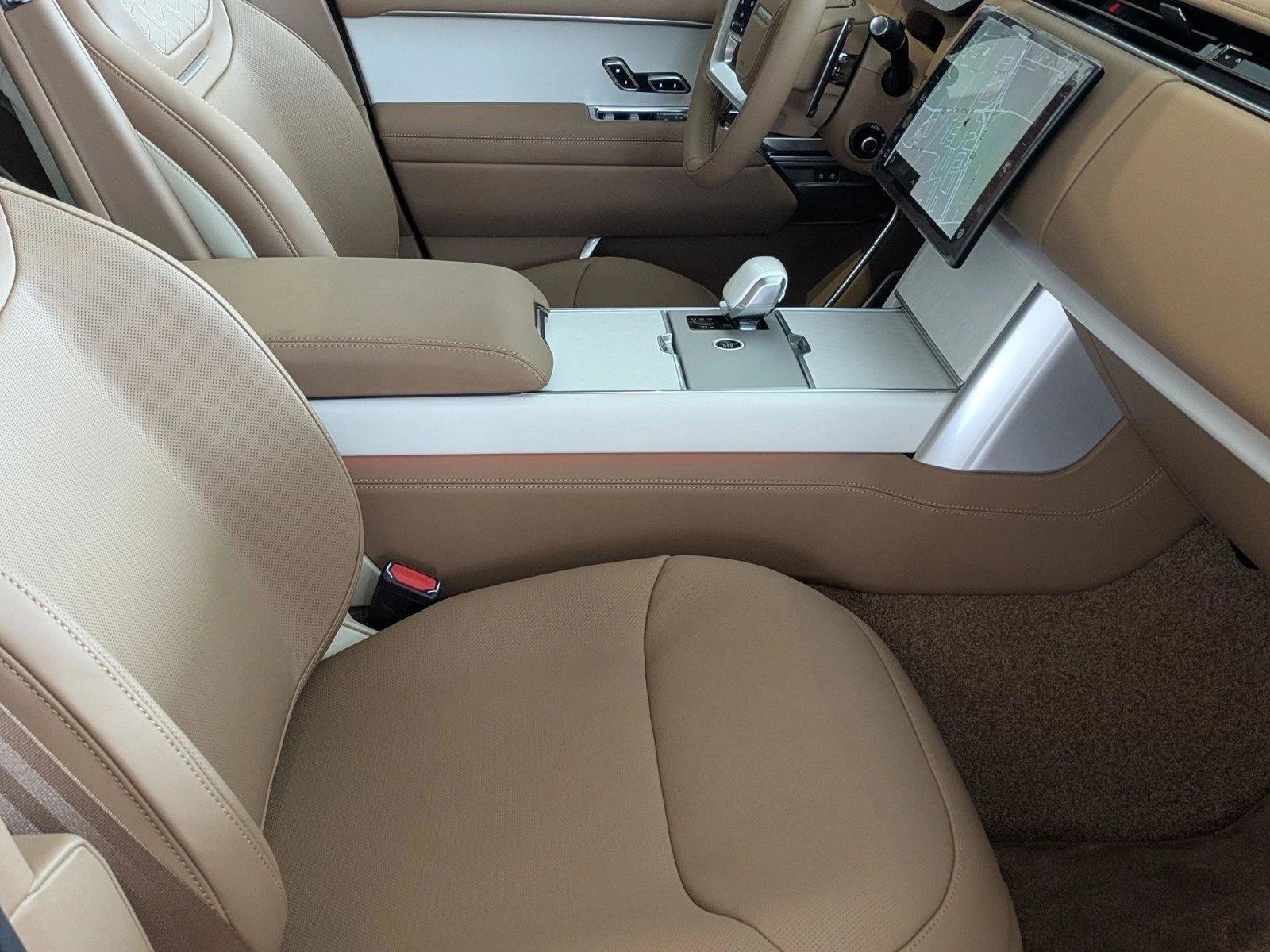 New 2026 Land Rover Range Rover SV AWD/4WD image 18