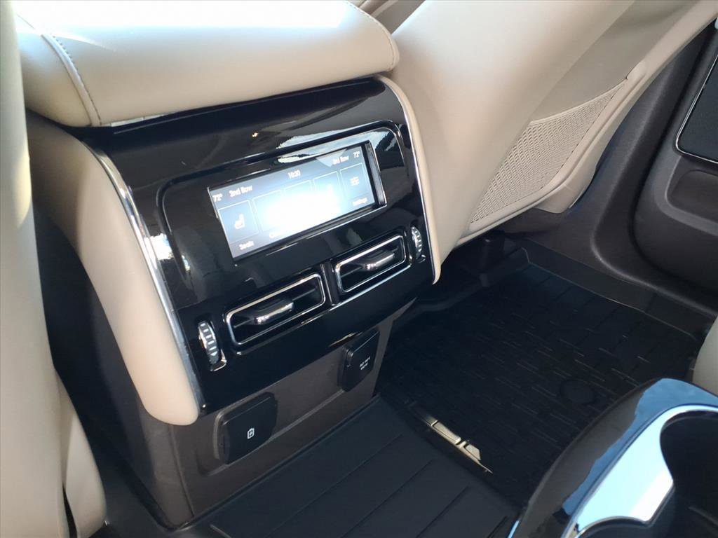 Certified 2023 Lincoln Aviator Reserve w/ Equipment Group 201A image 6