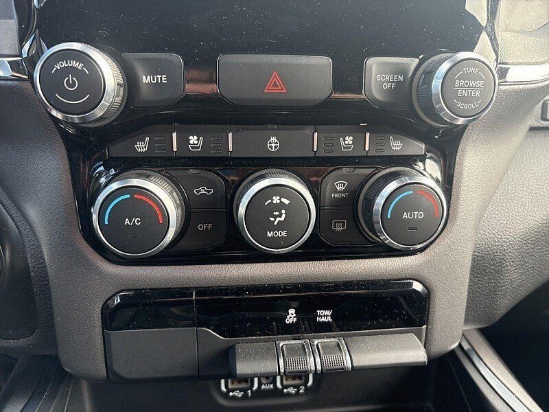 Used 2024 RAM 1500 Laramie AWD/4WD image 36