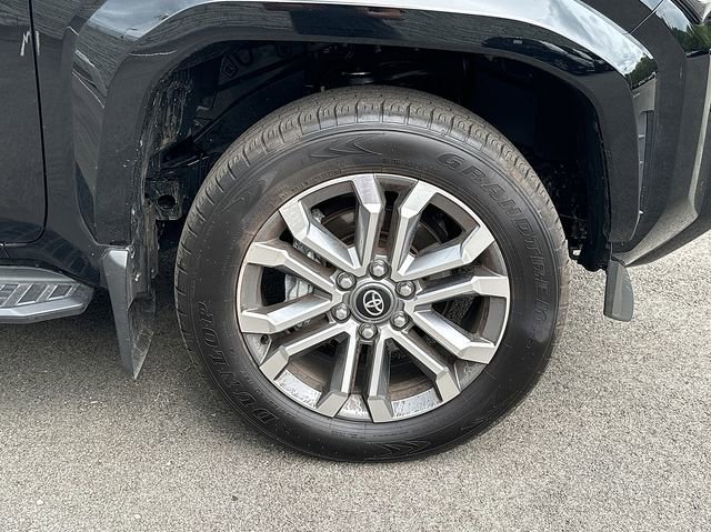 Used 2025 Toyota 4Runner Limited AWD/4WD image 8