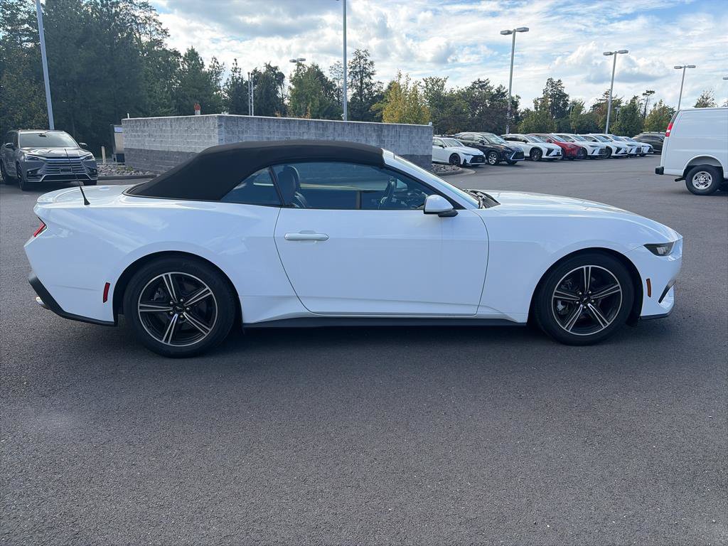 Used 2025 Ford Mustang Premium RWD image 8