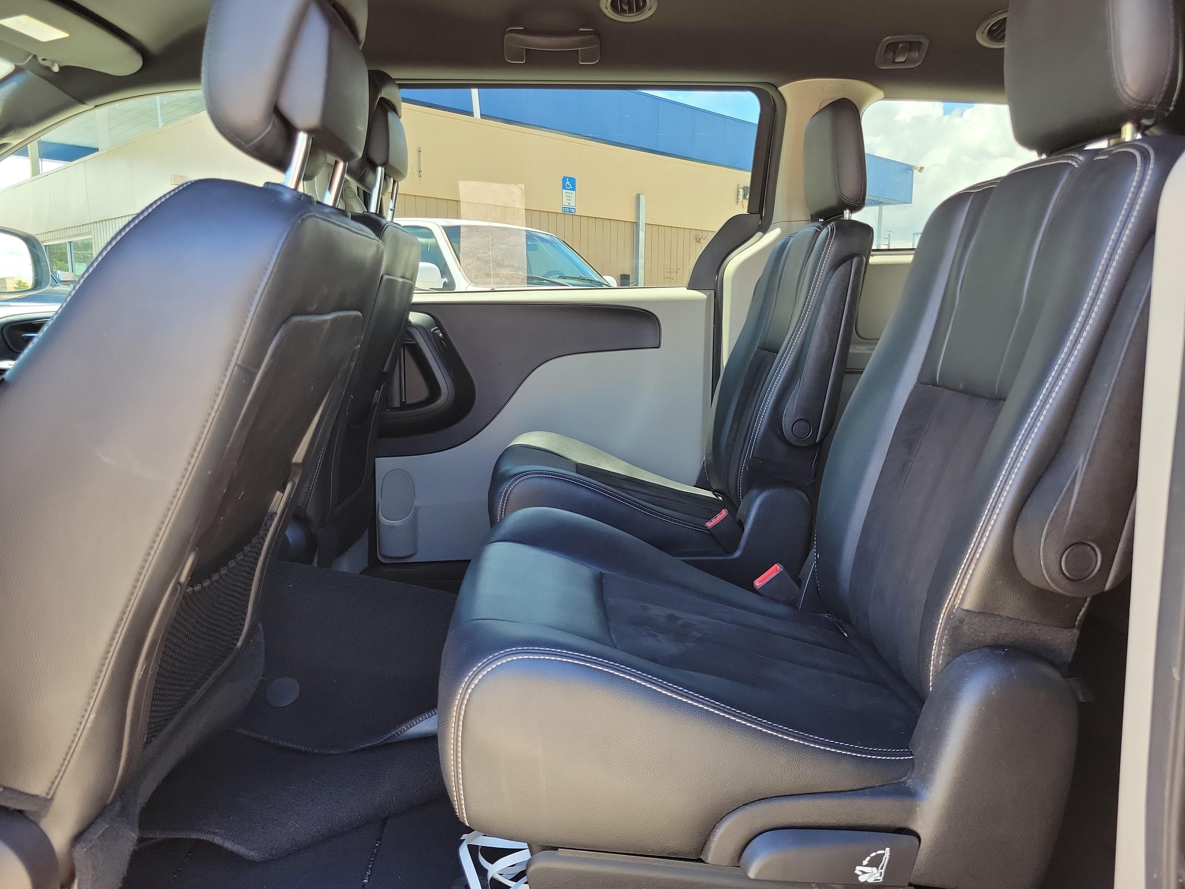 Used 2019 Dodge Grand Caravan SXT FWD image 8
