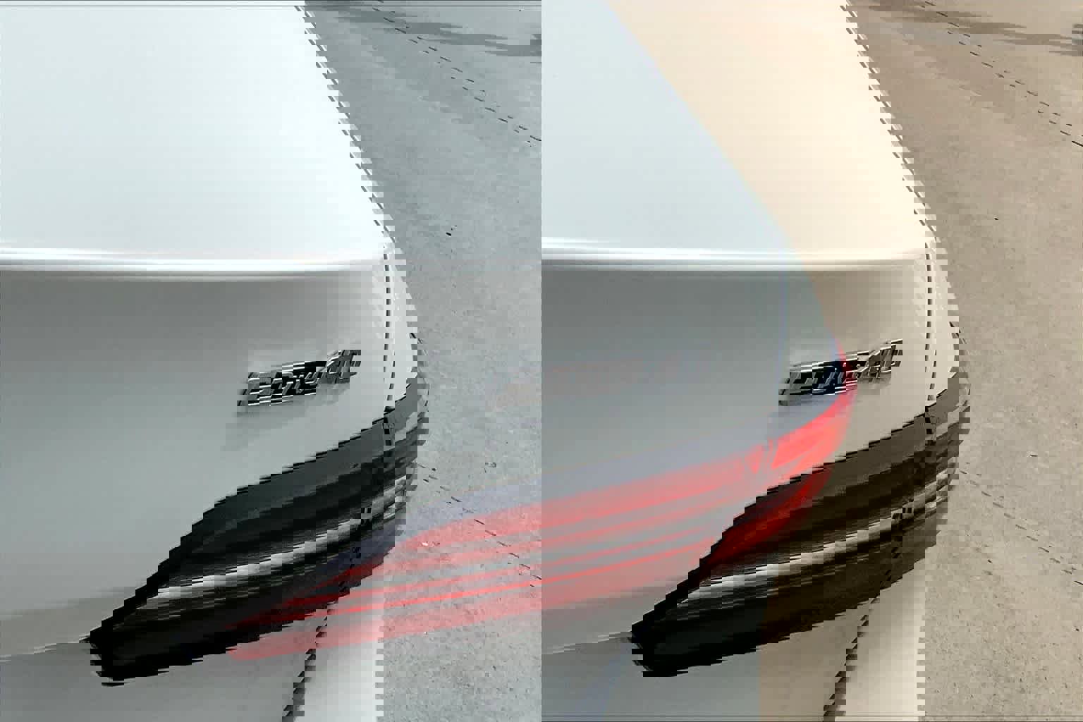 New 2024 BMW i5 eDrive40i w/ Premium Package image 15