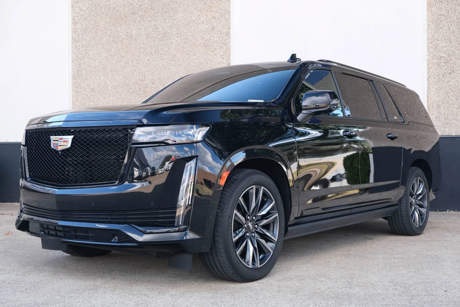 Used 2021 Cadillac Escalade ESV Sport w/ Driver Assist Tech Package RWD image 5