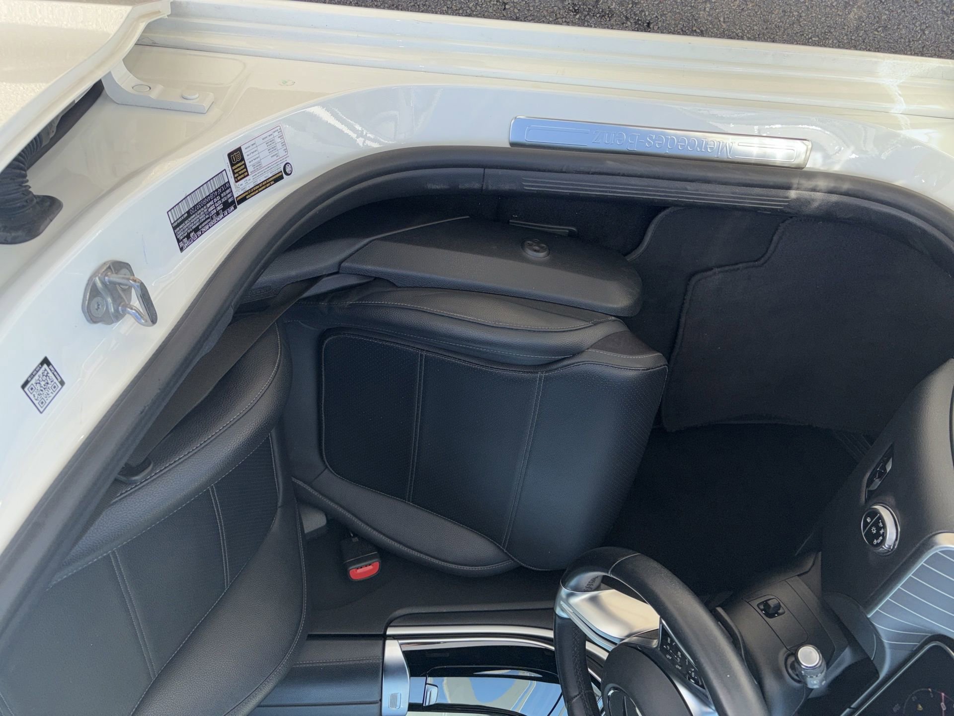 Used 2022 Mercedes-Benz C 300 Sedan image 3