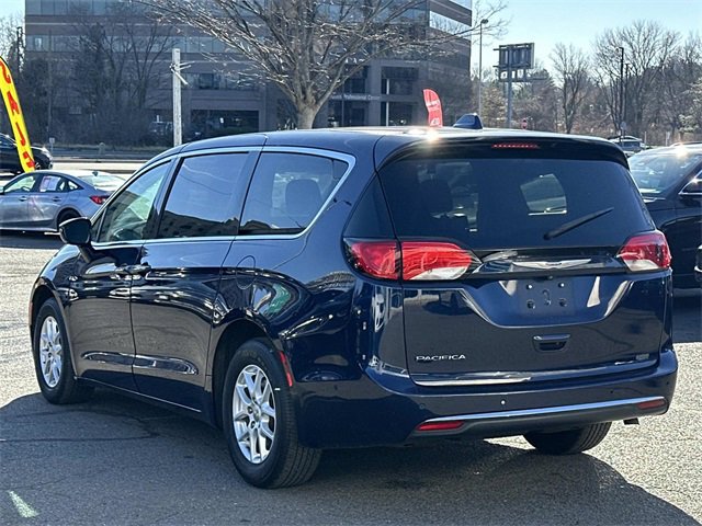 Certified 2020 Chrysler Pacifica Touring w/ Advanced Safetytec Group image 4