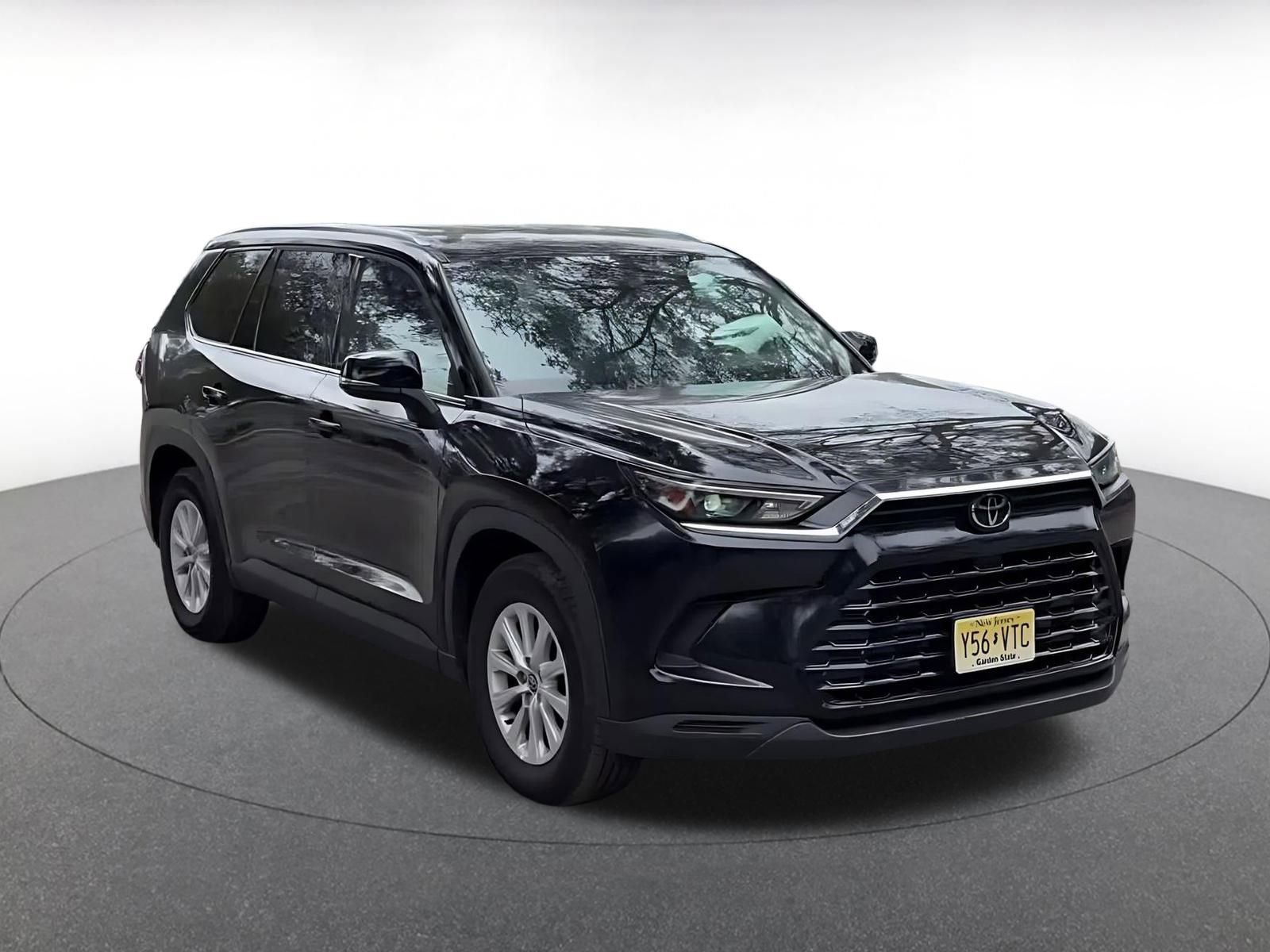 Used 2025 Toyota Grand Highlander FWD image 3